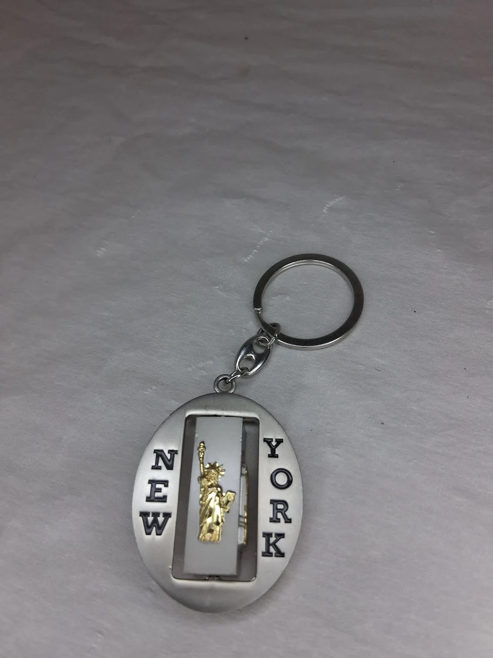 New York Two-Tone Statue Keychain - Silver & Gold